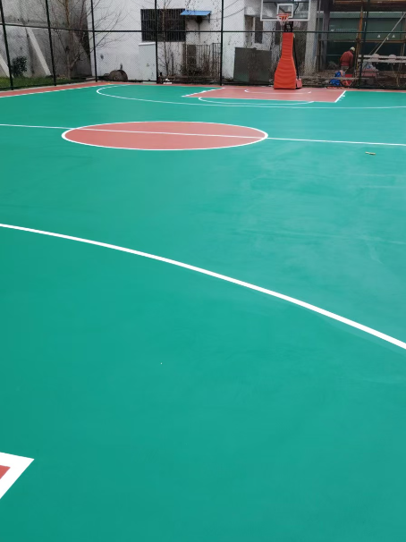 康县 球场长期使用易出现地面开裂